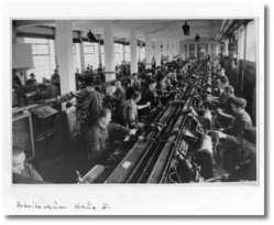 Werkstätte im Erdgeschoss von Hafthaus II (nach 1942) Werkstätte im Erdgeschoss von Hafthaus II (nach 1942)